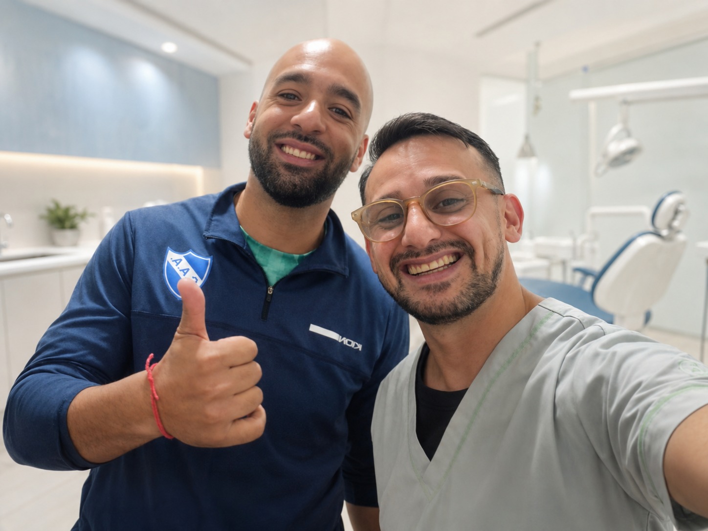 Cliente junto al Dr. Sergio Rogelio Petroni